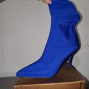 Women's boots gently used